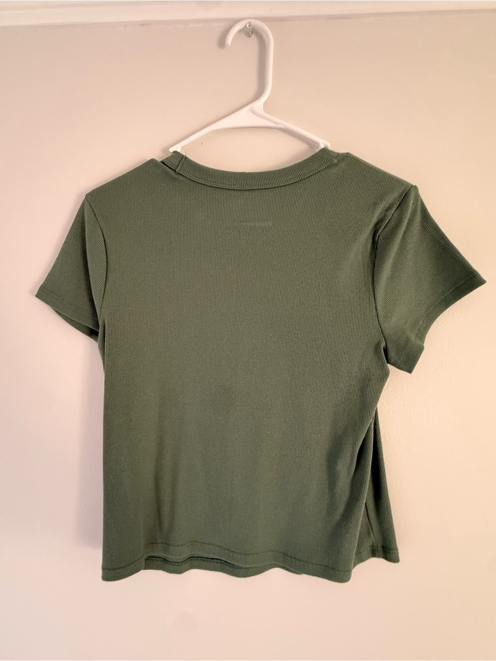 Old Navy Women's Olive Green Short Sleeve Rib Textured Tee - Picture 3 of 3